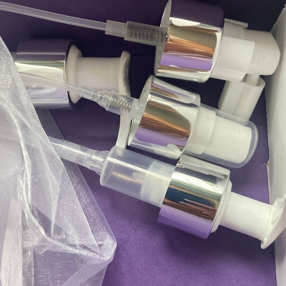 Cindy Crawford’s Meaningful Beauty Haircare 4 pc set. NEW. - Picture 6 of 7